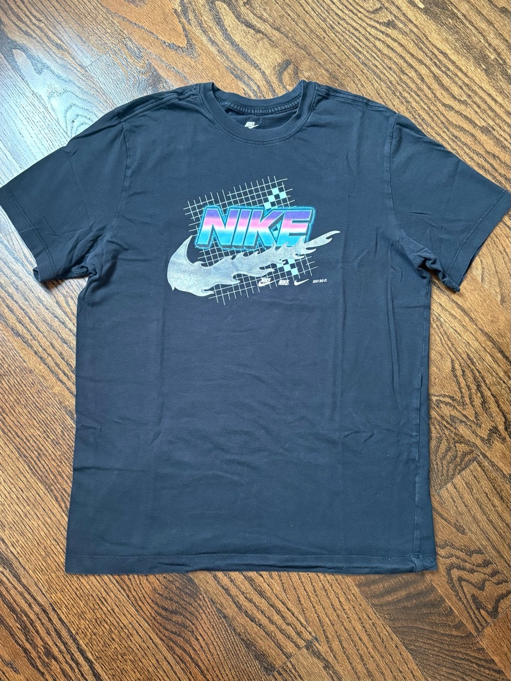 Nike Men's Black Graphic Logo T-Shirt
